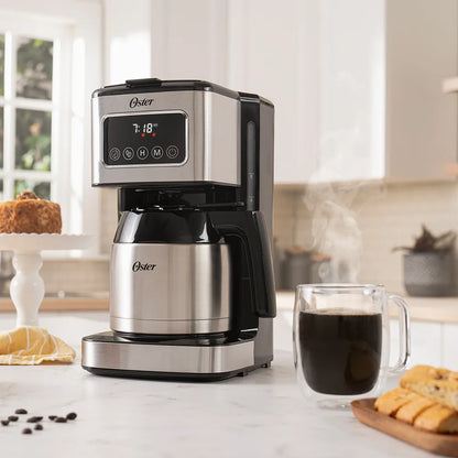 Cafetera programable de 8 tazas con pantalla táctil Oster® BVSTDC4404
